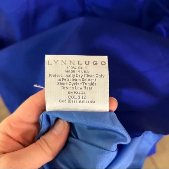 Elegant Blue Silk Sleeveless Dress - Picture 7 of 7